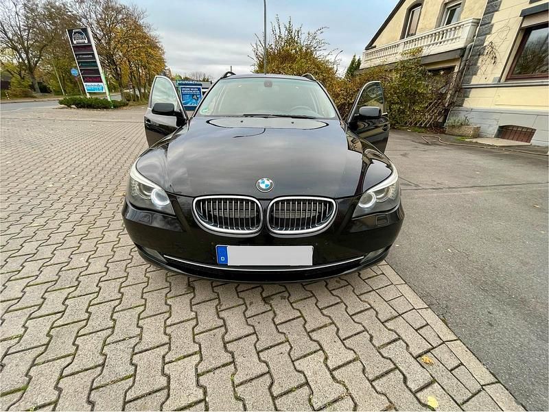 Schwarz Gebraucht 2008 BMW 530 Kombi | 3.950 € (Guter Preis) - Bild 1/4