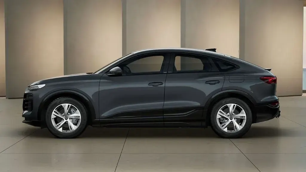 Second-hand Audi Q6 Sportback e-tron Ambiente 284 kW (387 CP) 2025 Gri SUV