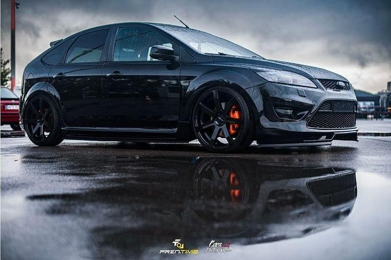 Schwarz Gebraucht 2008 Ford Focus ST Limousine | 13.500 € - Bild 1/4