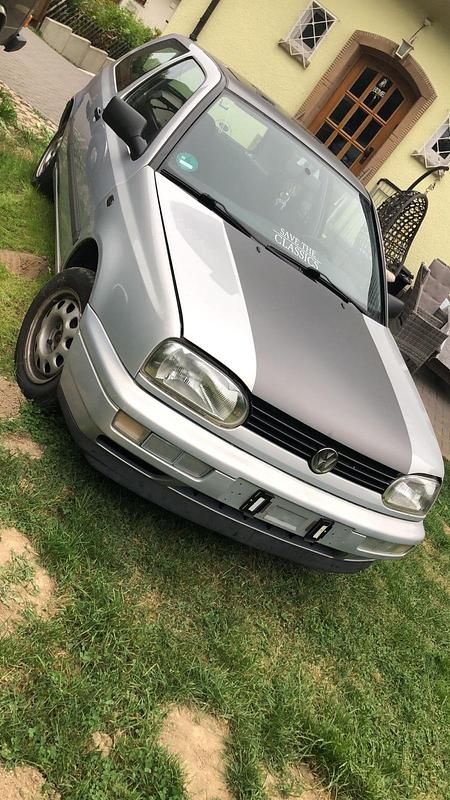 Silber Gebraucht 1997 VW Golf III Kleinwagen | 650 € (Superpreis) - Bild 1/4