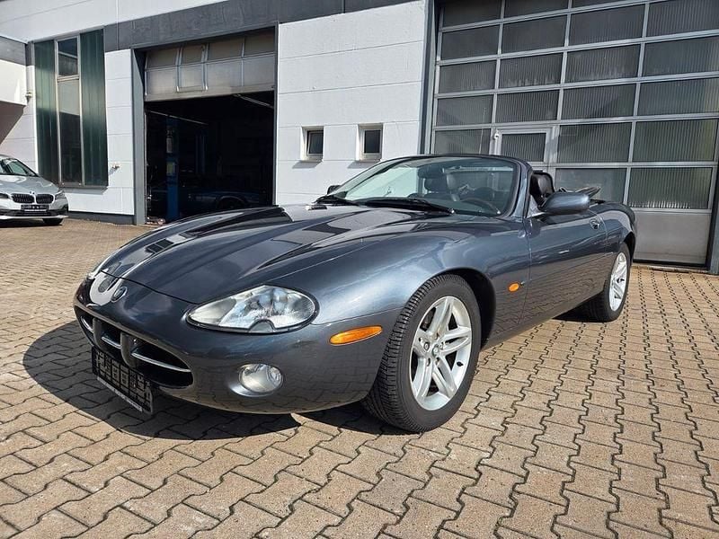 Grau Gebraucht 2003 Jaguar XK8 Cabrio | 19.900 € (Superpreis) - Bild 1/4