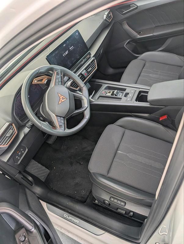 Gebraucht Cupra Leon 150 PS (110 kW) 2024 Weiß Limousine