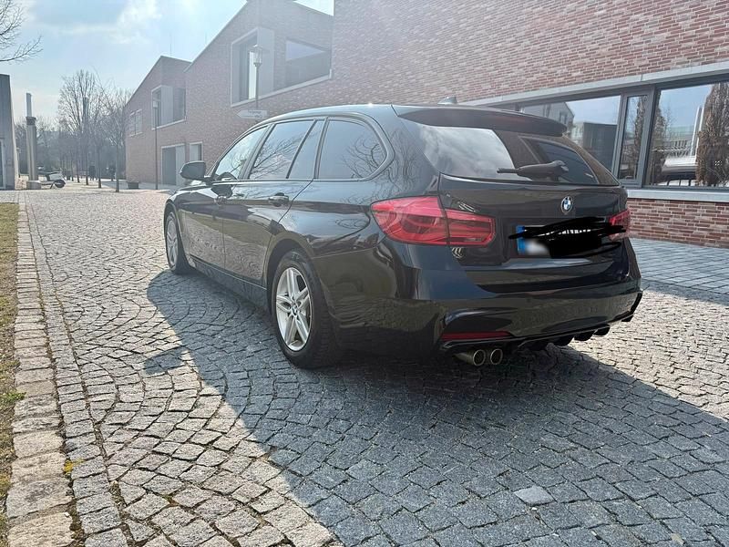 Gebraucht BMW 320 Advantage 190 PS (139 kW) 2016 Schwarz Kombi