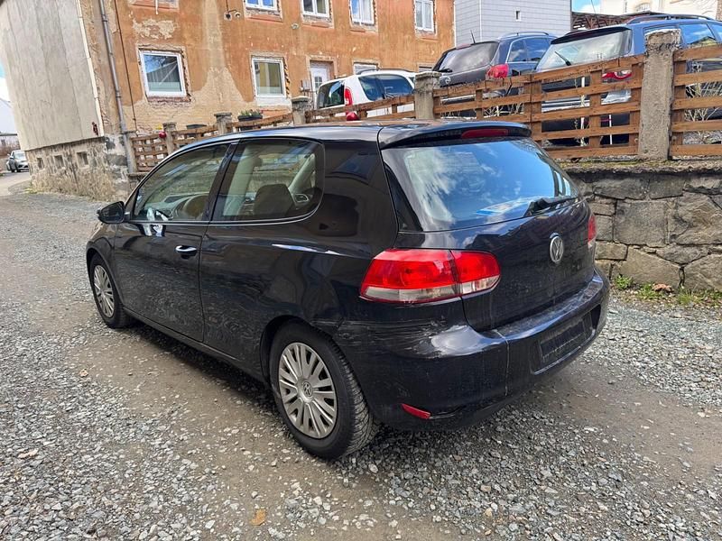 Gebraucht VW Golf 100 PS (73 kW) 2010 Schwarz Coupé