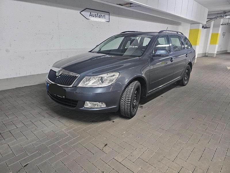 Gebraucht 2012 Skoda Octavia Kombi | 7.800 € - Bild 1/4