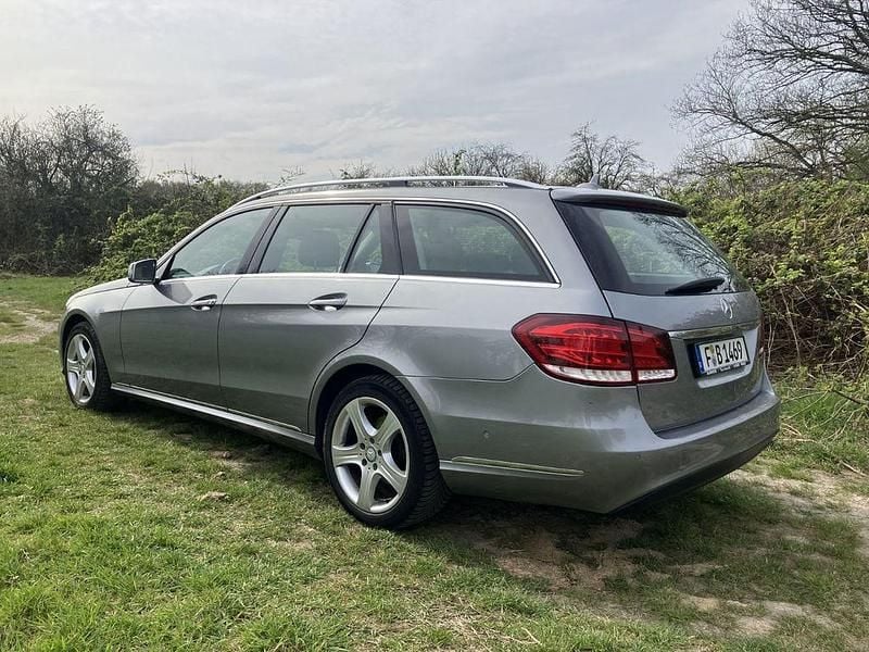 Gebraucht Mercedes E220 Avantgarde 170 PS (125 kW) 2014 Silber Limousine