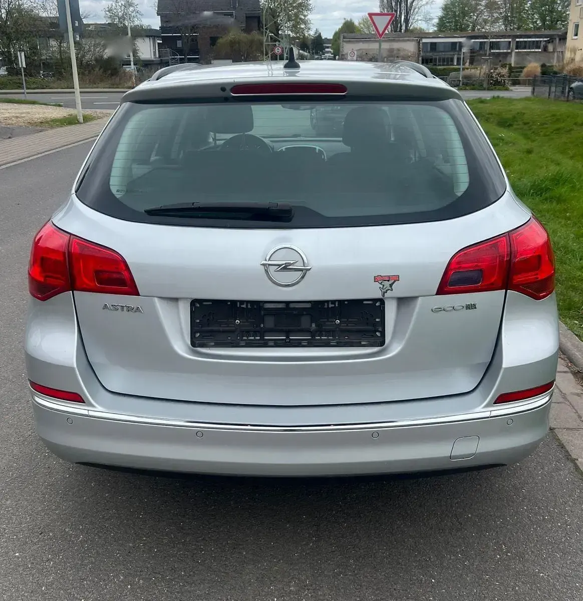 Second-hand Opel Astra Edition 110 CP (80 kW) 2016 Argintiu Break