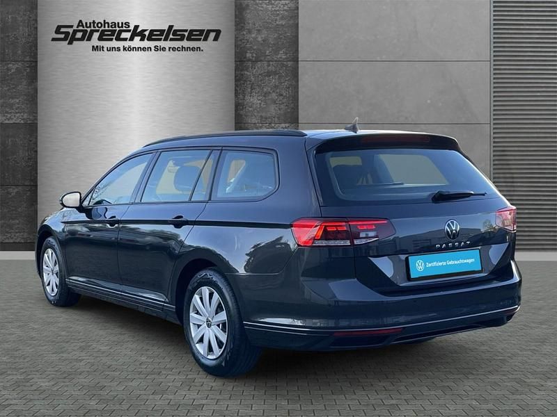 Gebraucht VW Passat Basis 150 PS (110 kW) 2021 Grau Kombi