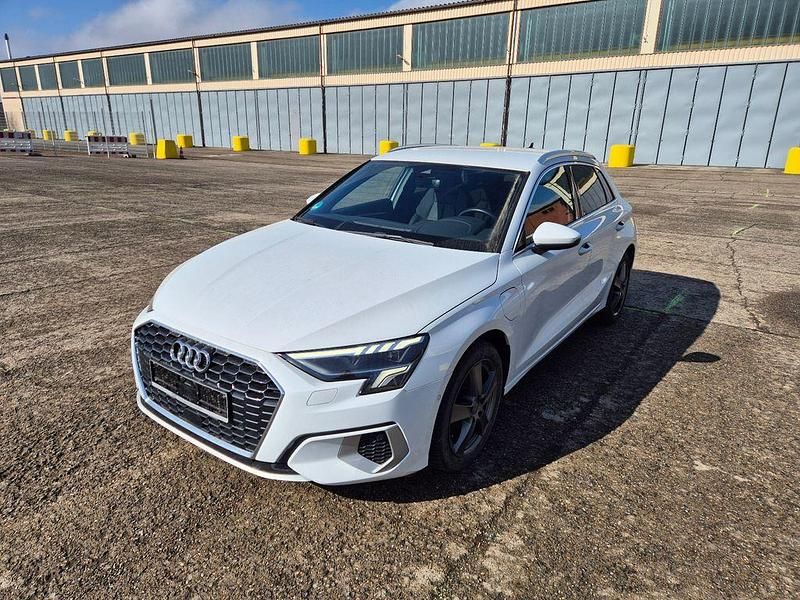 Gebraucht Audi A3 Advanced 150 PS (110 kW) 2020 Weiß Limousine