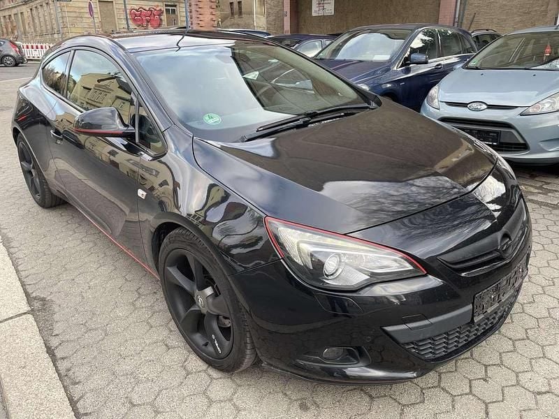 Gebraucht Opel Astra GTC 140 PS (102 kW) 2012 Schwarz Limousine