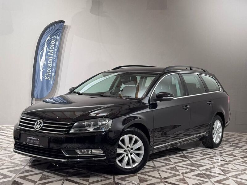 Schwarz Gebraucht 2012 VW Passat Comfortline Kombi | 8.980 € (Fairer Preis) - Bild 1/4