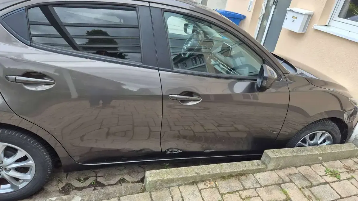 Gebraucht Mazda 2 Sports-Line 90 PS (66 kW) 2015 Grau Limousine
