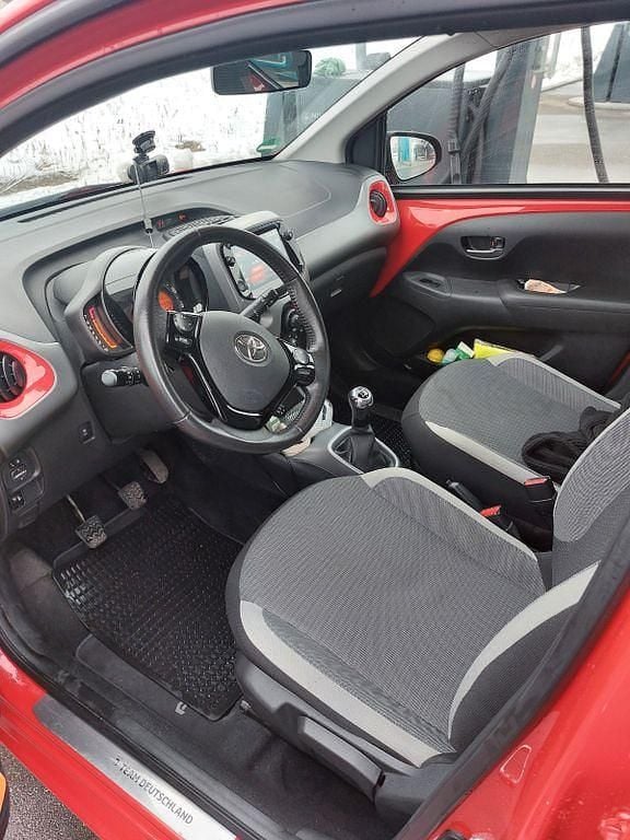 Gebraucht Toyota Aygo X-clusiv 72 PS (52 kW) 2020 Rot Kleinwagen