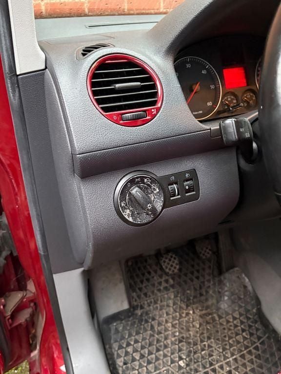 Gebraucht VW Caddy Life 105 PS (77 kW) 2005 Rot Van / Kleinbus