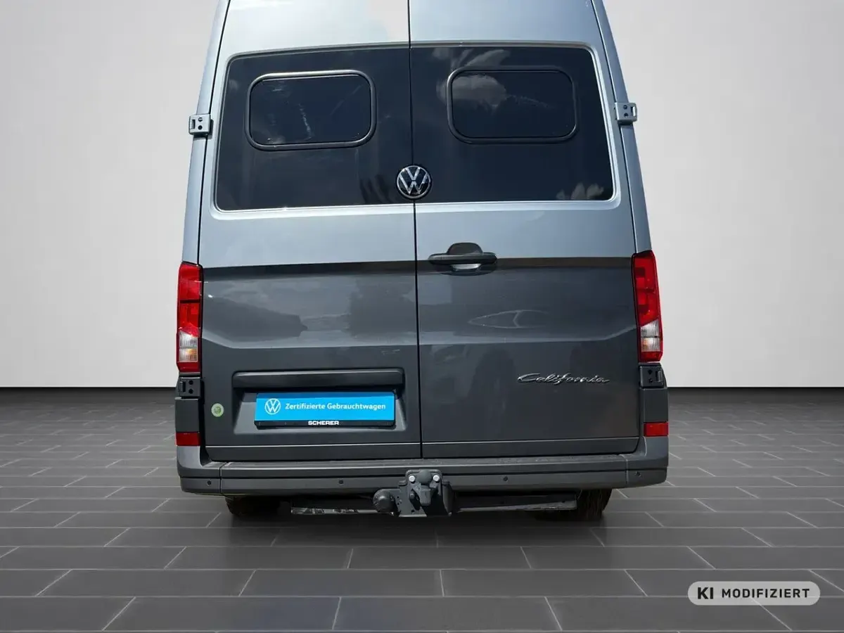 Gebraucht VW California California 163 PS (119 kW) 2025 Oyster silver metallic / indiumgrau metallic (metallic) Van
