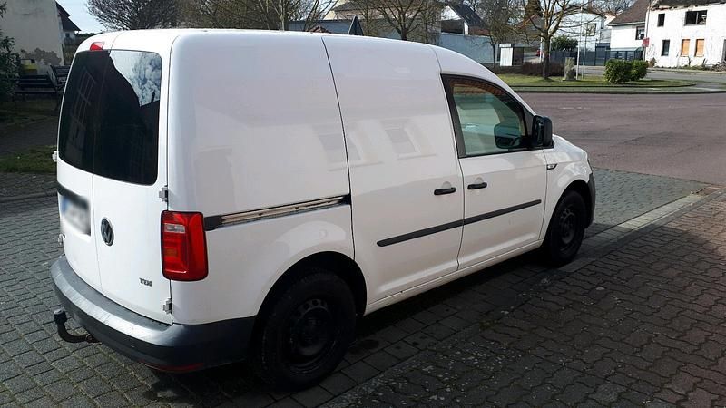 Gebraucht VW Caddy 102 PS (75 kW) 2016 Weiß Van / Kleinbus