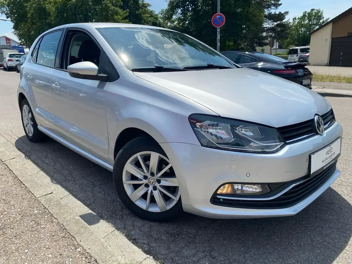 Gebraucht VW Polo Comfortline 90 PS (66 kW) 2015 Silber Kleinwagen
