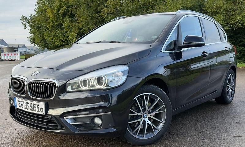 Schwarz Gebraucht 2014 BMW 218 Active Tourer Luxury Line Van / Kleinbus | 9.800 € (Superpreis) - Bild 1/4
