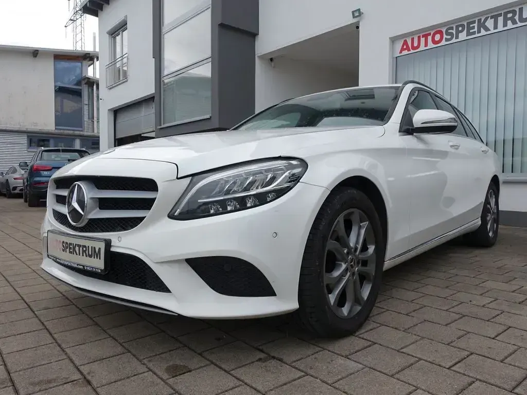 Gebraucht Mercedes C220 194 PS (142 kW) 2019 Weiß Kombi