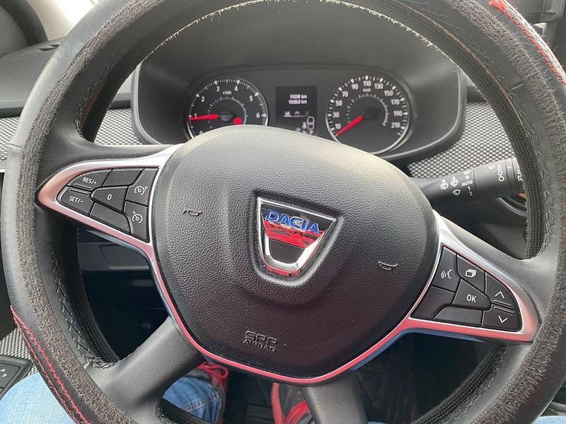 Gebraucht Dacia Sandero Comfort 91 PS (66 kW) 2022 Orange Limousine