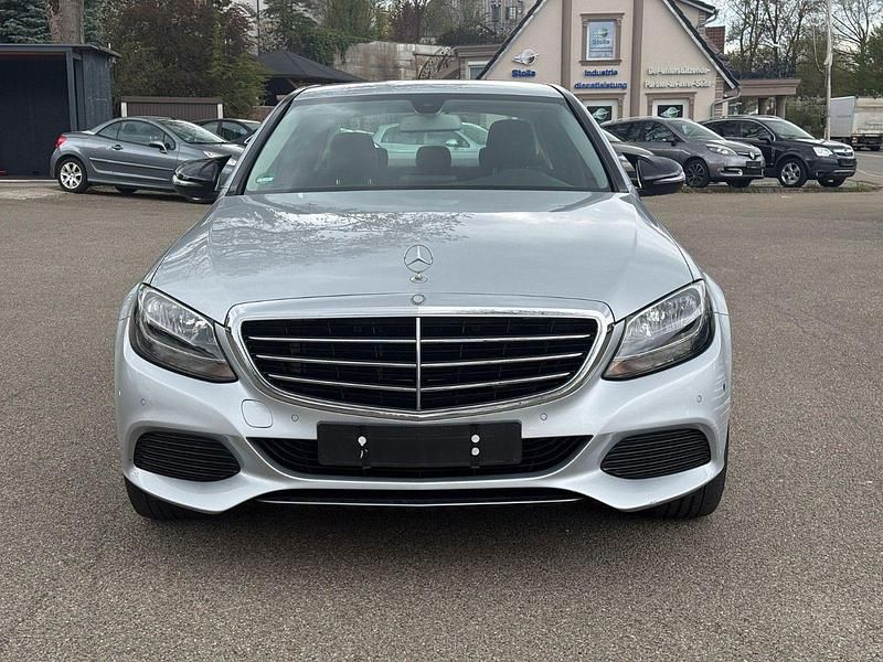 Gebraucht Mercedes C180 156 PS (114 kW) 2015 Silber Limousine