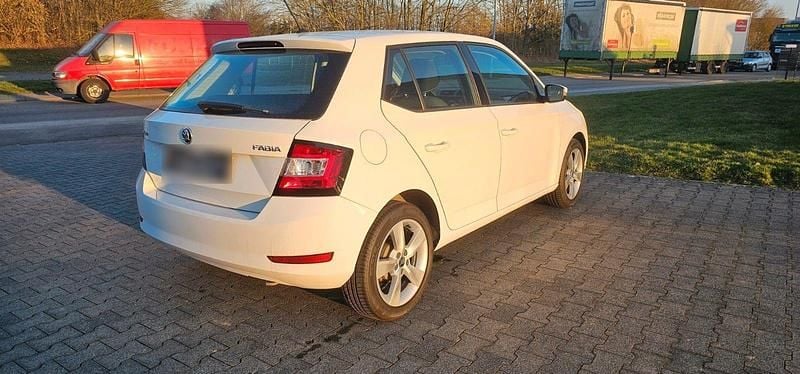 Gebraucht Skoda Fabia Style 75 PS (55 kW) 2018 Weiß Kleinwagen