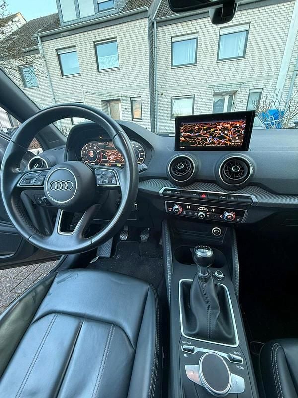 Gebraucht Audi Q2 Edition .1 150 PS (110 kW) 2018 Grau SUV