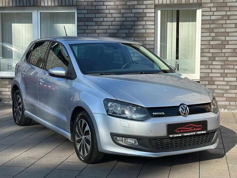 Silber Gebraucht 2014 VW Polo Limousine | 8.800 € - Bild 1/4