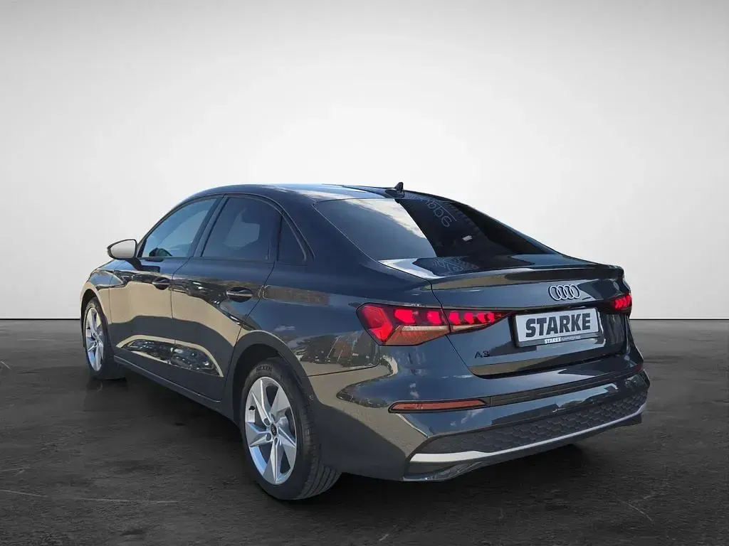 Używany Audi A3 Advanced 150 KM (110 kW) 2025 Szary Sedan/Limuzyna