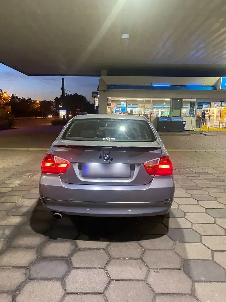 Gebraucht BMW 318 143 PS (105 kW) 2006 Grau Limousine