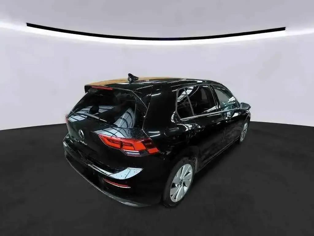 Gebraucht VW Golf VIII Style 131 PS (96 kW) 2024 Grenadillschwarz (metallic) Limousine