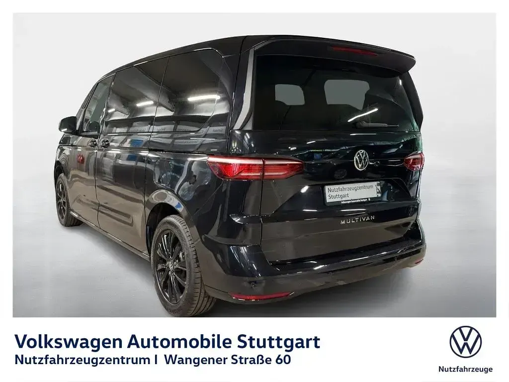 Gebraucht VW Multivan Life 204 PS (150 kW) 2023 Deep black perleffekt Van / Kleinbus