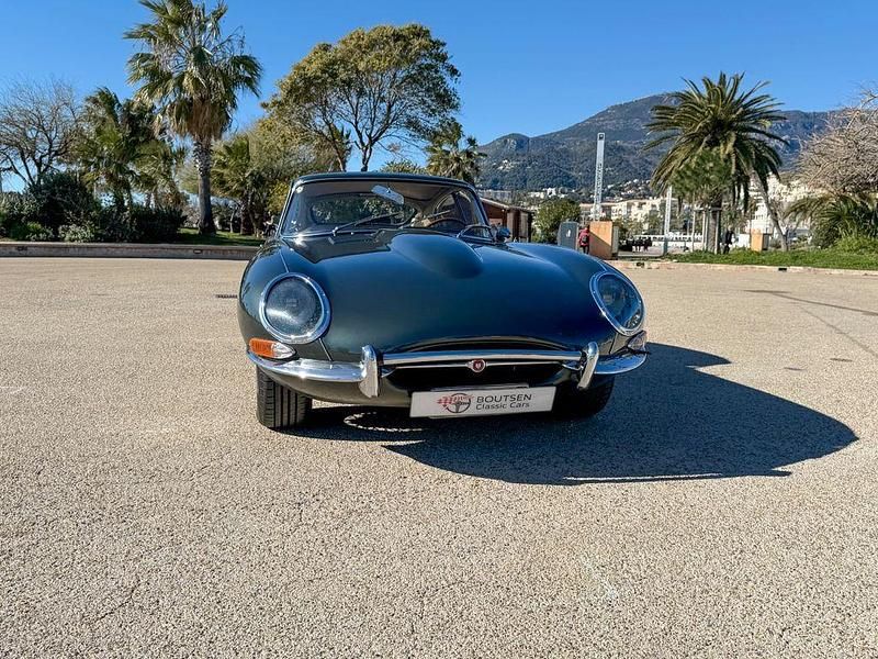 Second-hand Jaguar E-Type 265 CP (194 kW) 1965 Verde