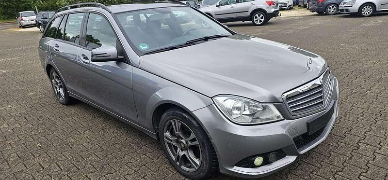 Palladiumsilber metalliclack Gebraucht 2014 Mercedes C220 Edition Kombi | 3.650 € - Bild 1/4
