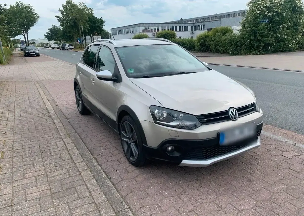 Gebraucht VW Polo Cross 105 PS (77 kW) 2010 Gold Kleinwagen