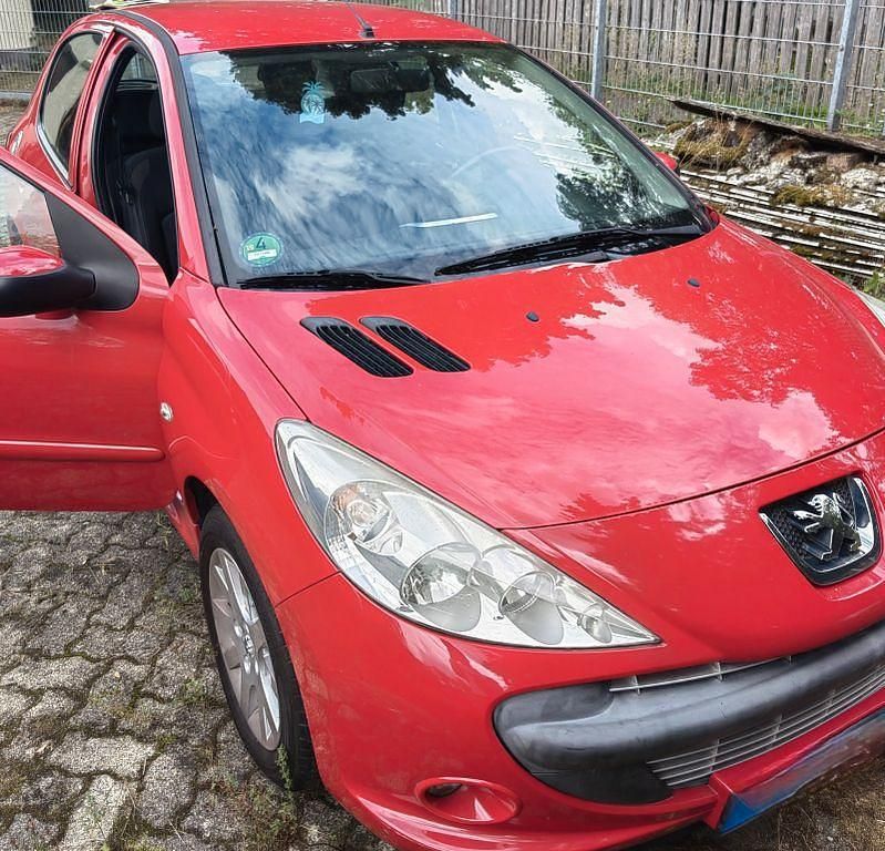 Rot Gebraucht 2009 Peugeot 206+ Kleinwagen | 1.650 € (Fairer Preis) - Bild 1/4