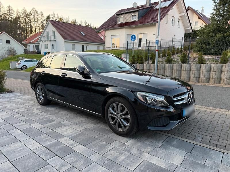 Gebraucht Mercedes C180 156 PS (114 kW) 2017 Schwarz Kombi