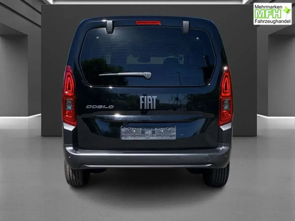 Neu Fiat Doblò 102 PS (75 kW) 2026 Cinema schwarz Van / Kleinbus