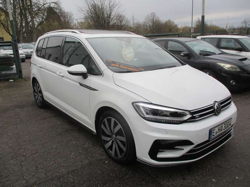 Pure white Gebraucht 2018 VW Touran Highline Van / Kleinbus | 20.950 € (Fairer Preis) - Bild 1/4
