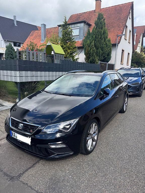 Schwarz Gebraucht 2018 Seat Leon ST FR Kombi | 18.500 € (Fairer Preis) - Bild 1/4