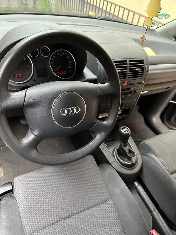 Second-hand Audi A2 80 CP (58 kW) 2003 Negru Hatchback
