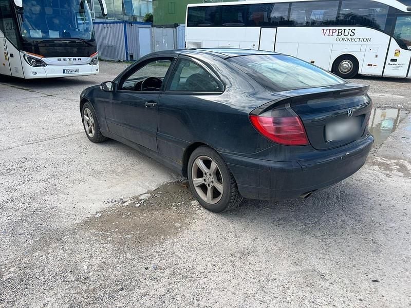 Gebraucht Mercedes C200 163 PS (119 kW) 2002 Schwarz Coupé