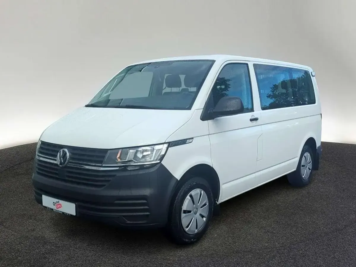 Gebraucht VW Caravelle Trendline 110 PS (80 kW) 2023 Candyweiß Van