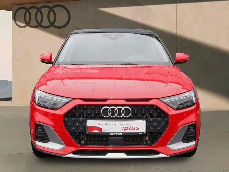 Gebraucht Audi A1 Basis 110 PS (80 kW) 2022 Rot SUV