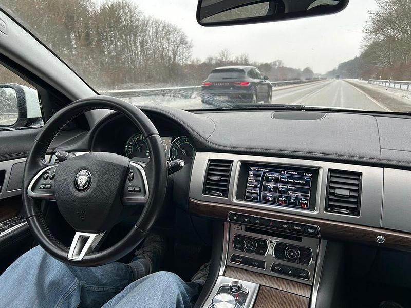 Gebraucht Jaguar XF 200 PS (147 kW) 2015 Weiß Limousine