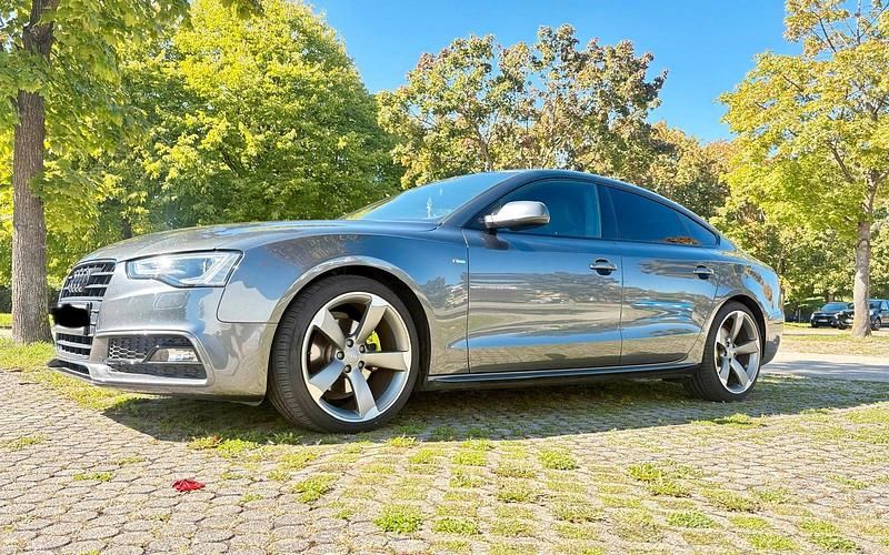 Grau Gebraucht 2015 Audi A5 Sportback S-Line Kleinwagen | 21.900 € - Bild 1/4