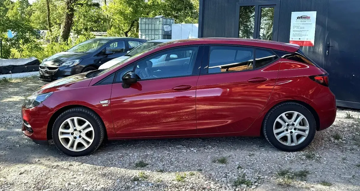 Używany Opel Astra 131 KM (96 kW) 2020 Czerwony Sedan/Limuzyna