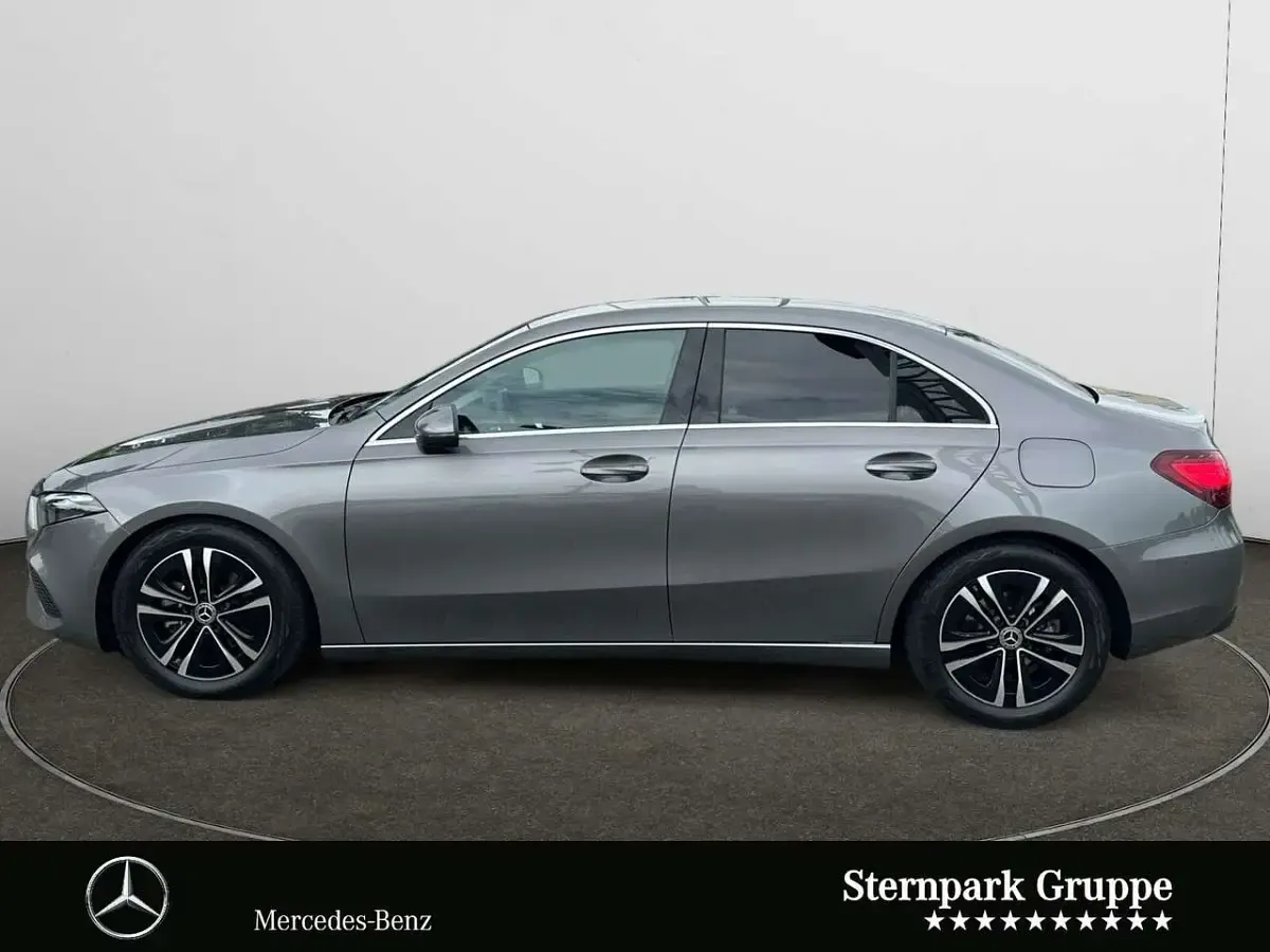 Gebraucht Mercedes A180 Progressive 136 PS (100 kW) 2024 Grau Limousine