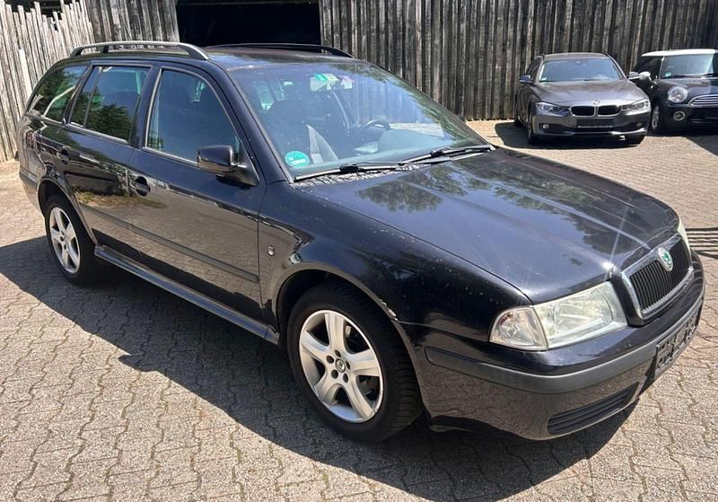 Schwarz Gebraucht 2004 Skoda Octavia Ambiente Kombi | 999 € (Guter Preis) - Bild 1/4