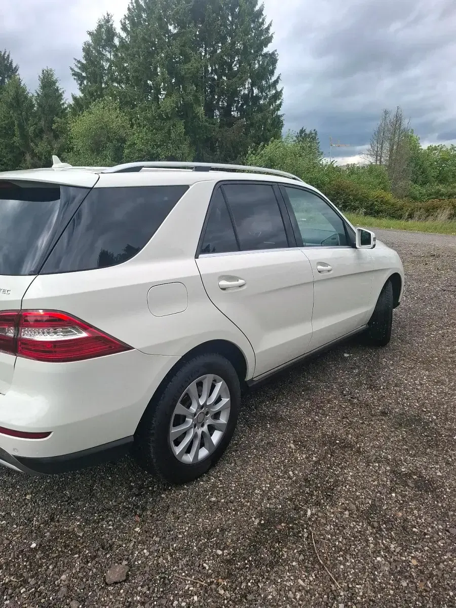 Gebraucht Mercedes ML350 204 PS (150 kW) 2012 Weiß SUV